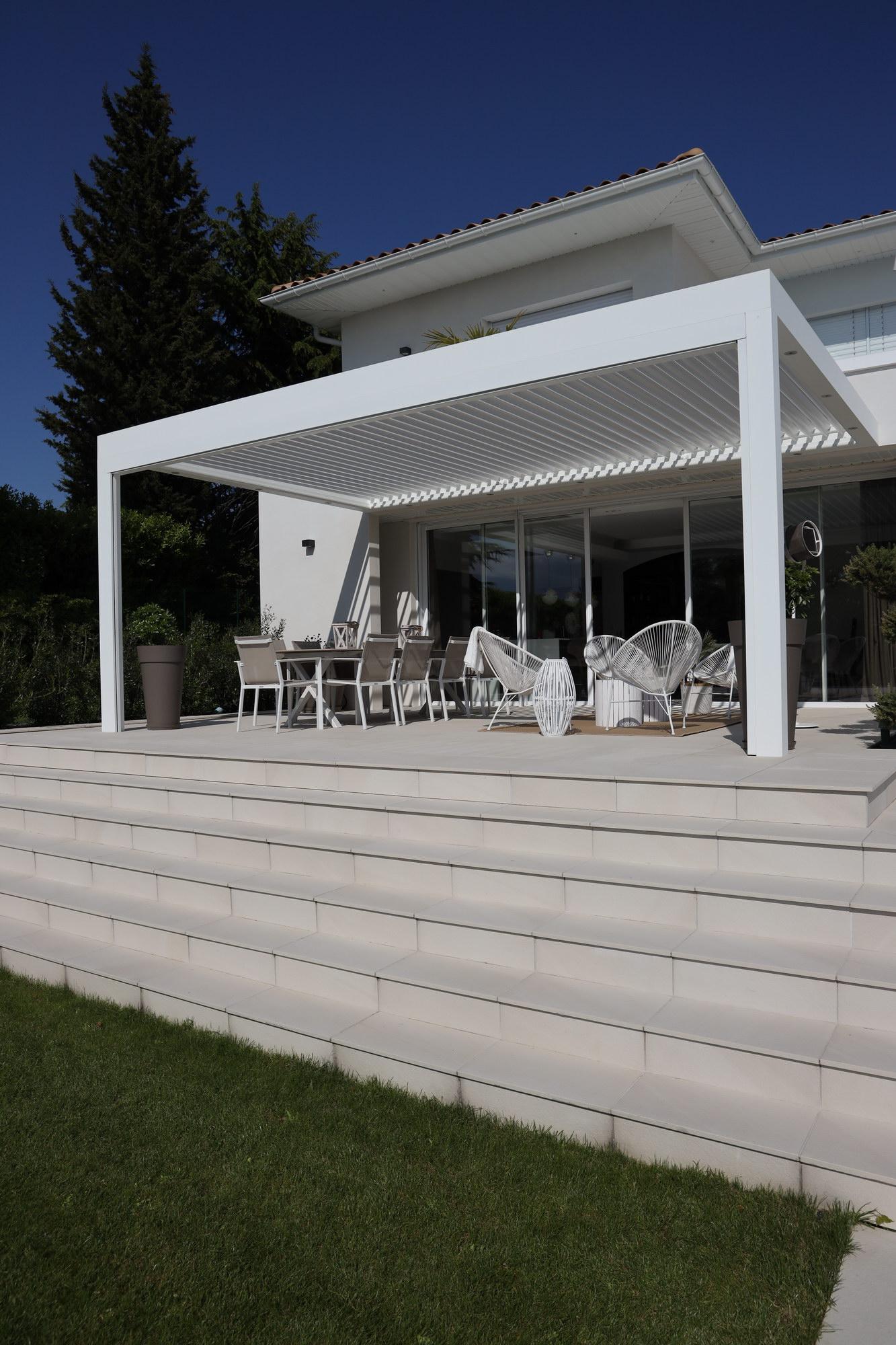 Biossun bioclimatic pergola, white, bottom view with contemporary house furniture 