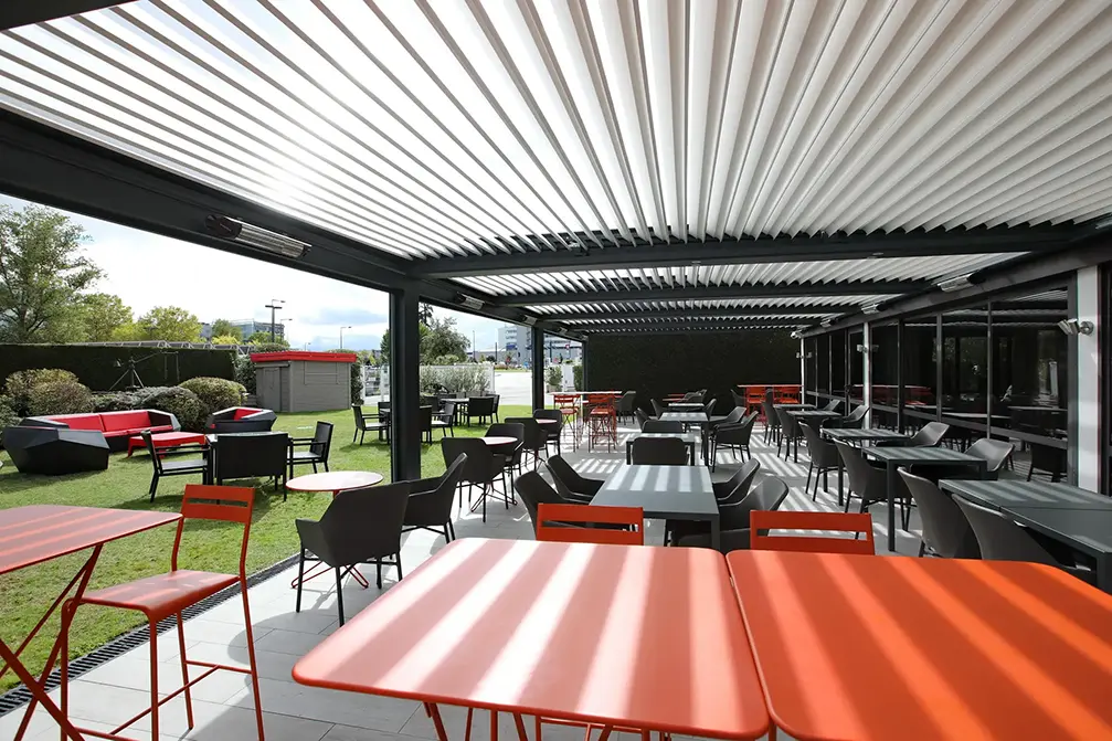 Retour expérience installation de pergolas bioclimatiques Biossun