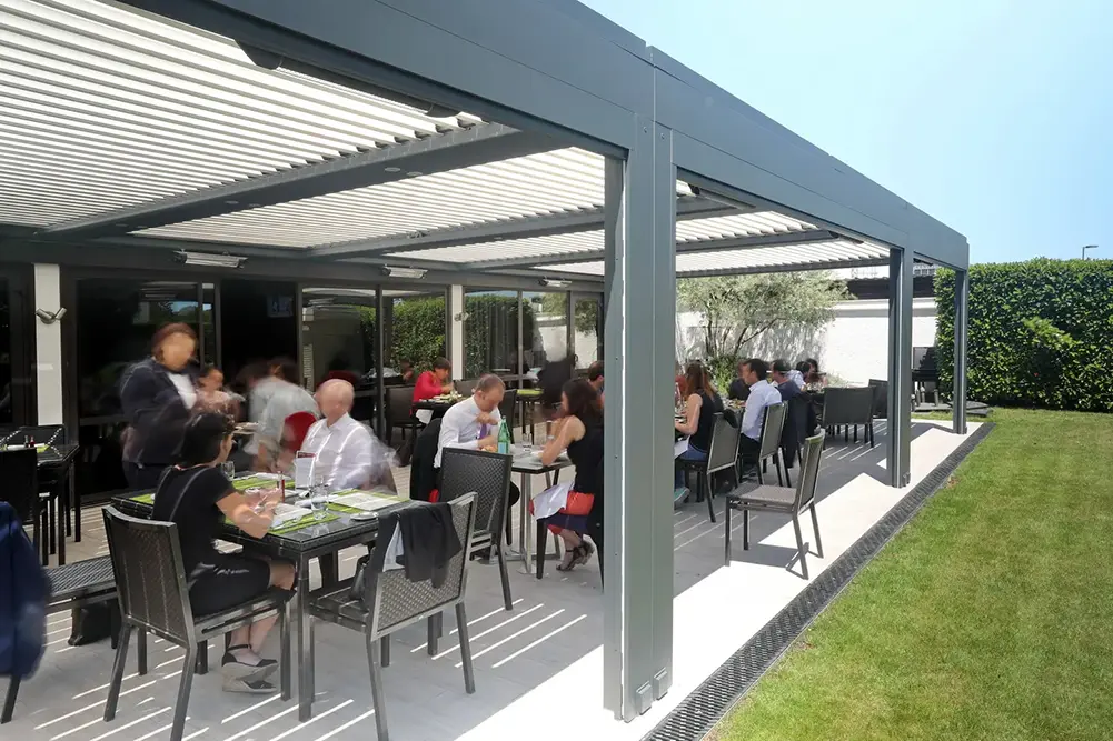Retour expérience installation de pergolas bioclimatiques Biossun