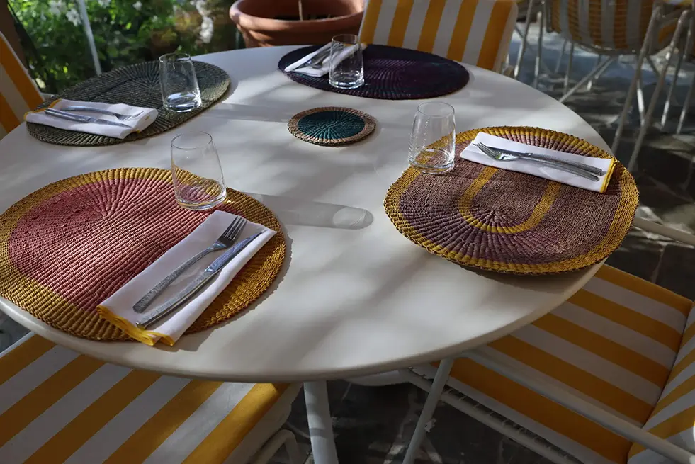 Bien aménager un coin repas sous sa pergola bioclimatique