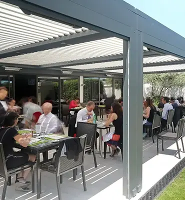 Retour expérience installation de pergolas bioclimatiques Biossun