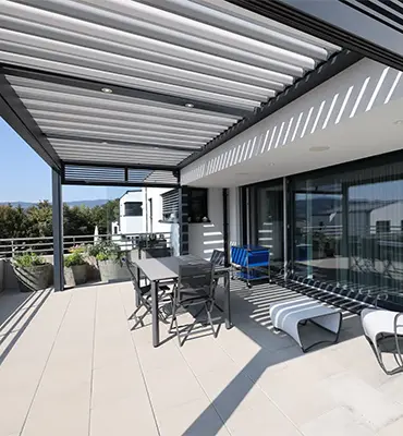 Une pergola bioclimatique pour votre terrasse