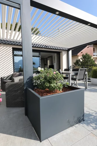 Poser une pergola au sol sans percer